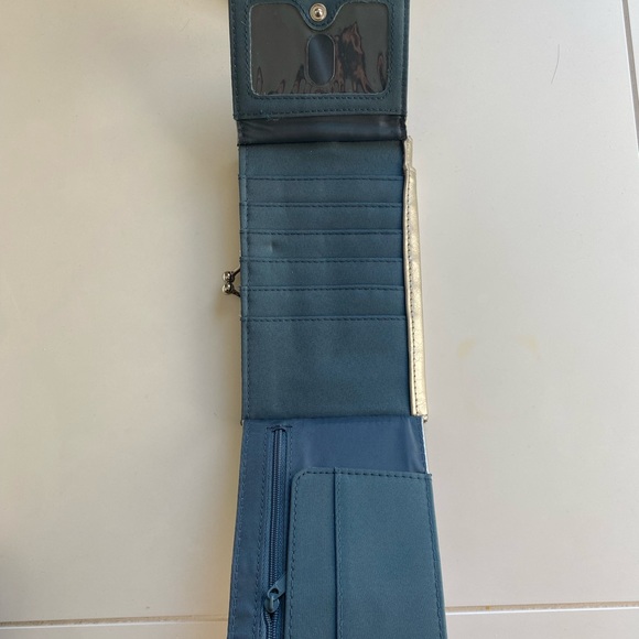 New without tags- Kate Landry wristlet. - Picture 3 of 8